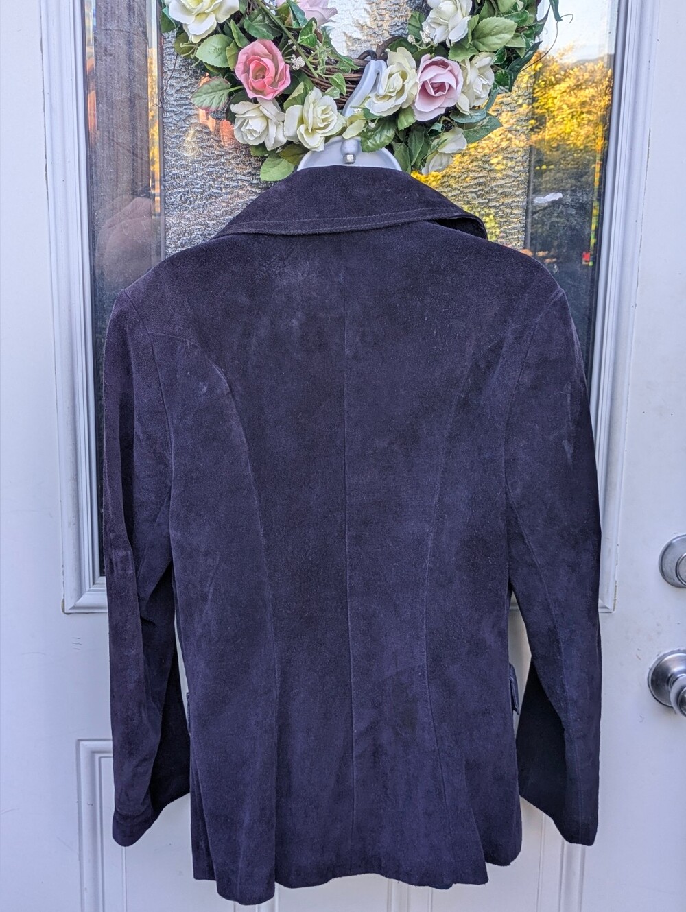Beautiful vintage purple suede jacket With Silk Lining. - Picture 9 of 13